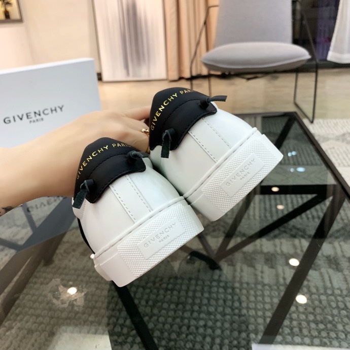 Givenchy Sneakers